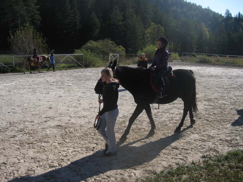 j 049